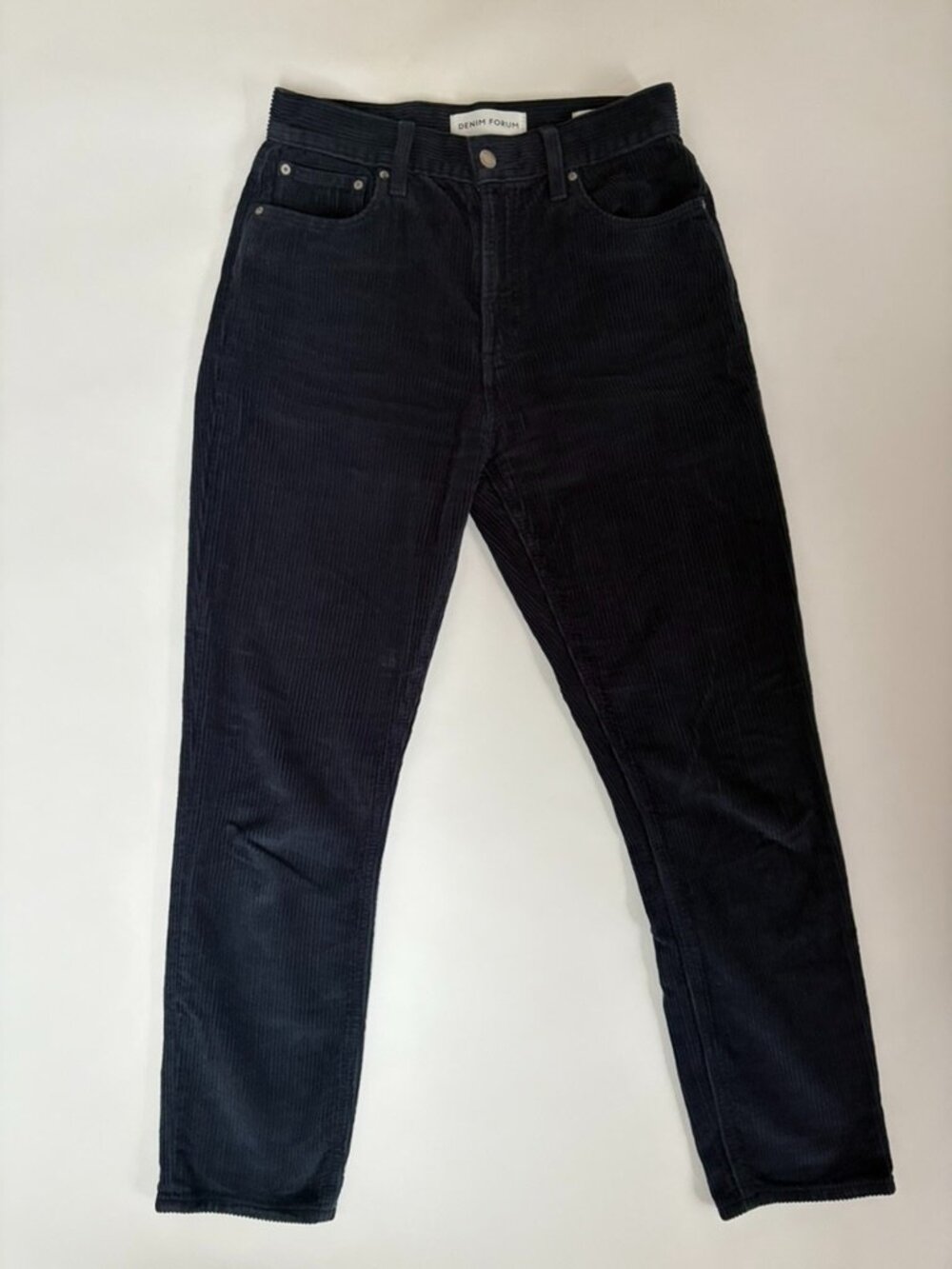 Aritzia Denim Forum The Yoko High Rise Slim corduroy pants in navy blue, size 27